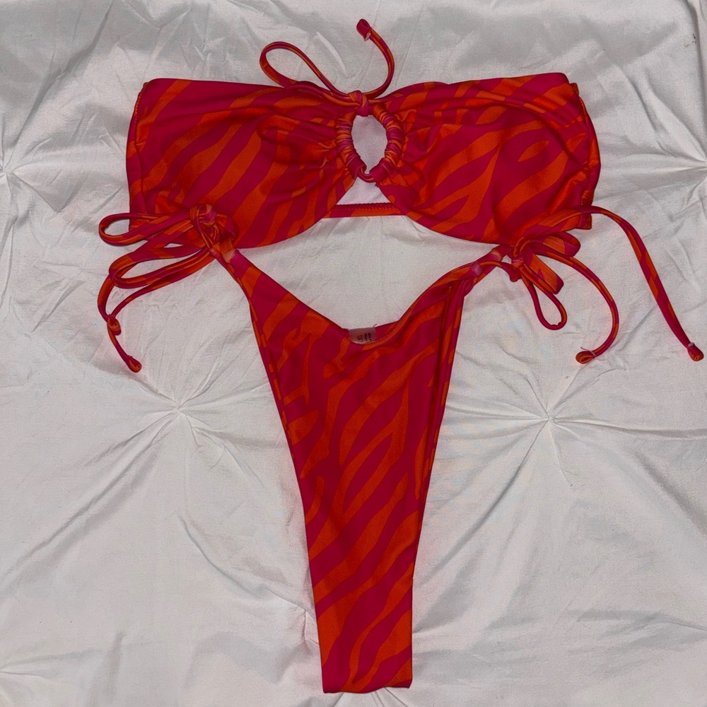 Strapless high cut bikini set (s)